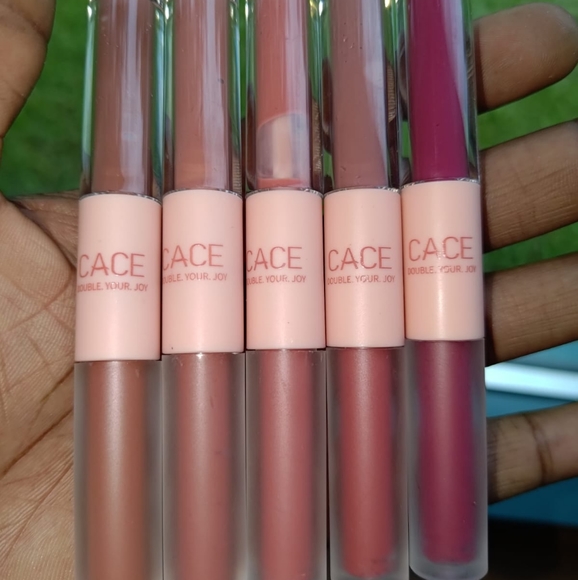 Lip glosses - Picture 1 of 6